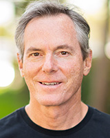 Paul E. Jacobs博士